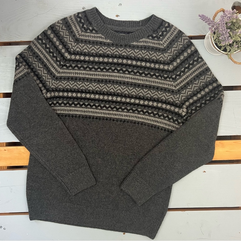 Abercrombie and Fitch Crewneck Men’s XS Wool Blend Gray Fair Isle Sweater